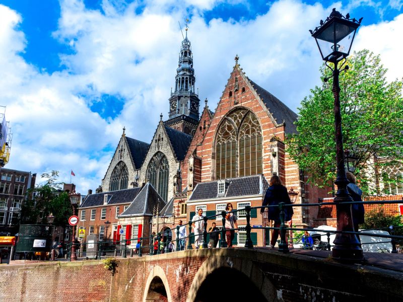 De Oude Kerk aan het Oudekerksplein