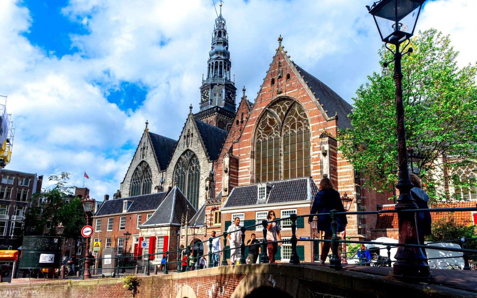 De Oude Kerk aan het Oudekerksplein
